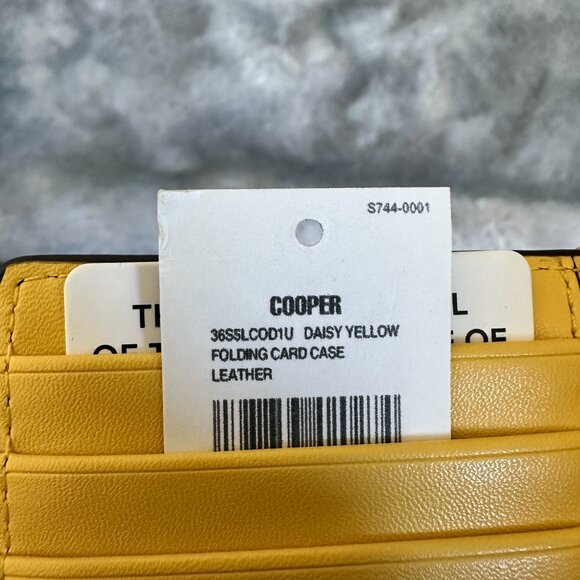 Michael Kors Daisy Yellow Cardholder - Picture 5 of 5